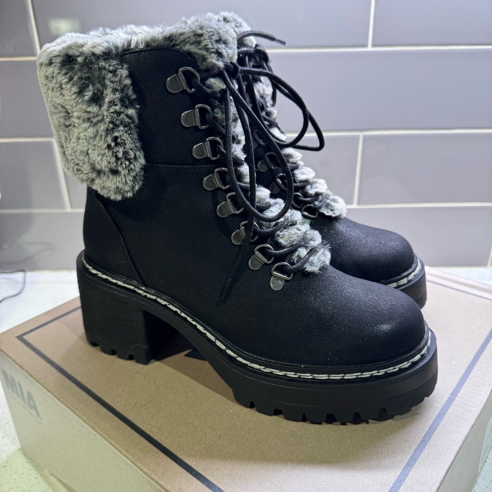 MIA Ankle Boot with Vegan Fur lining - Black - Size 6.5M NIB